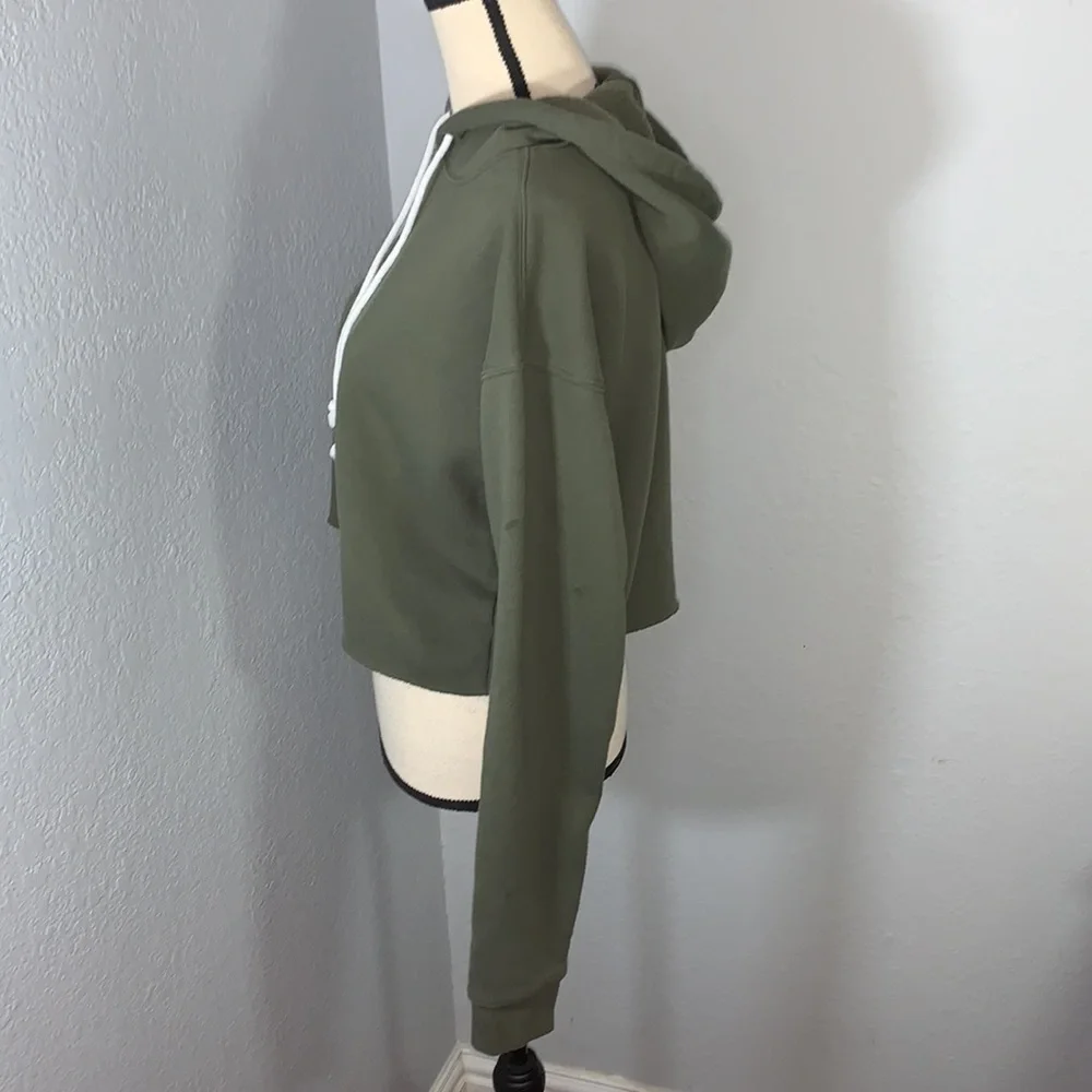 Wild Fable Olive Green Cropped Hoodie Raw Hem Athleisure Size Medium - Picture 4 of 12